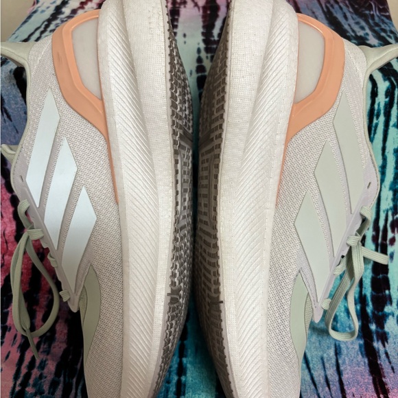 Adidas - Picture 4 of 9